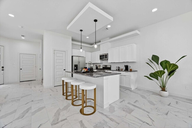 Building Photo - 2914 El Fenice Ln