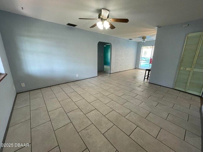 Building Photo - 113 Fox Pl