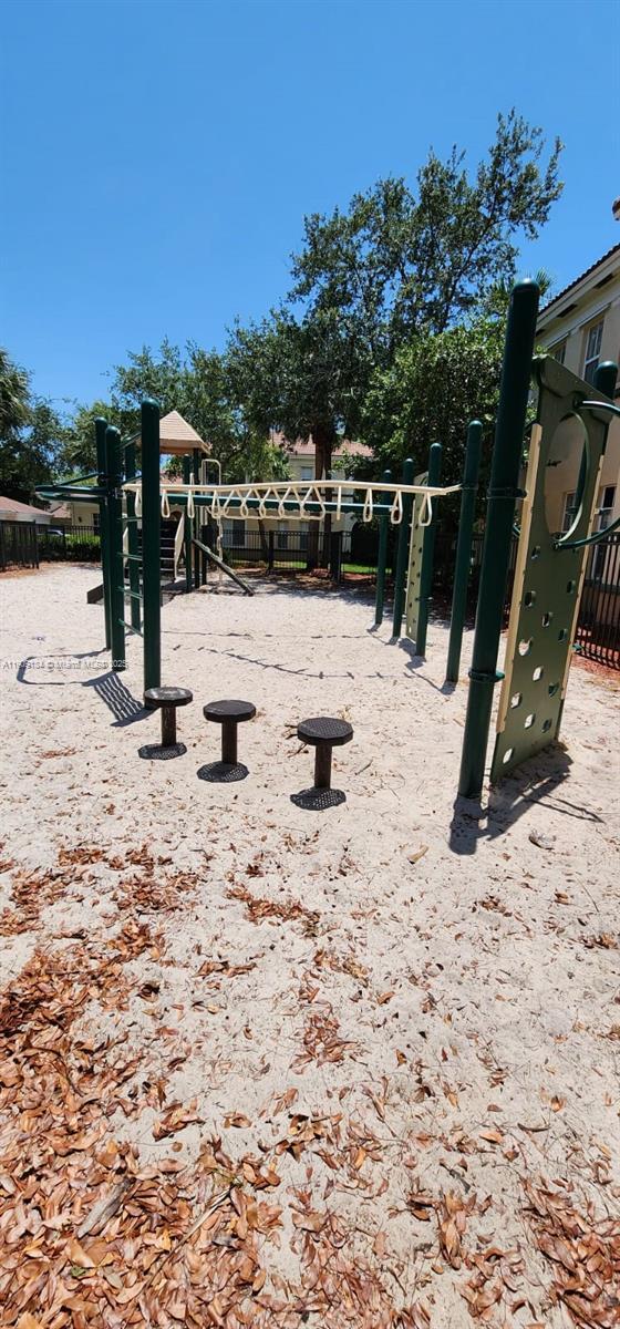 Building Photo - 2403 Centergate Dr