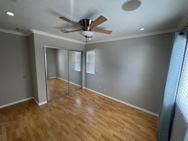 Building Photo - 1176 Saratoga Ct