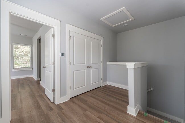 Building Photo - New 3 BR/3.5 BA home in Willow Bend