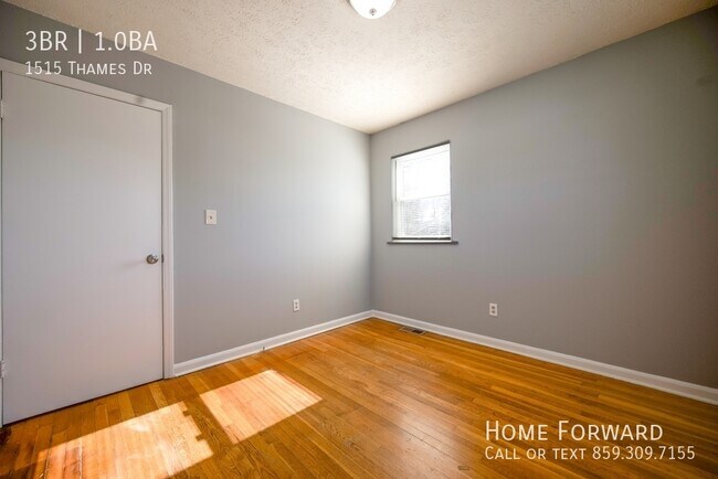 Building Photo - 1515 Thames Dr