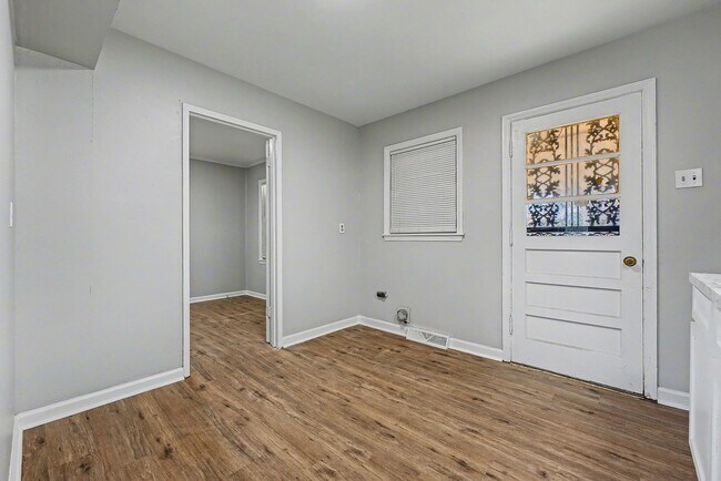 Building Photo - Stunning 3 bedroom 1 bath Home For Rent