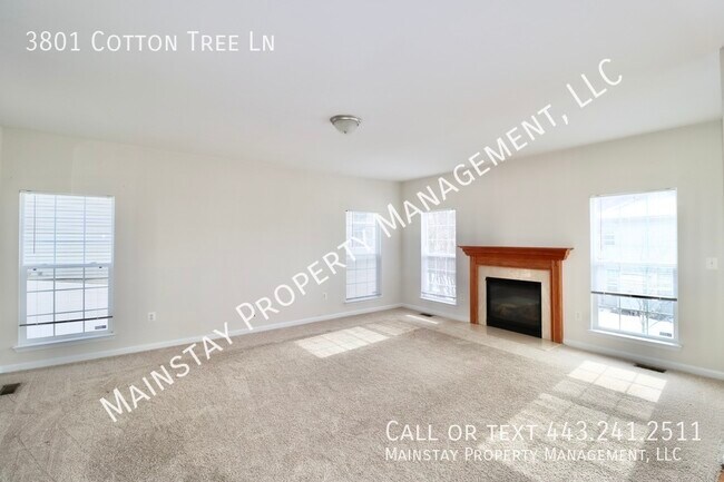 Building Photo - Beautiful 5 Bedroom SFH in Family Friendly...