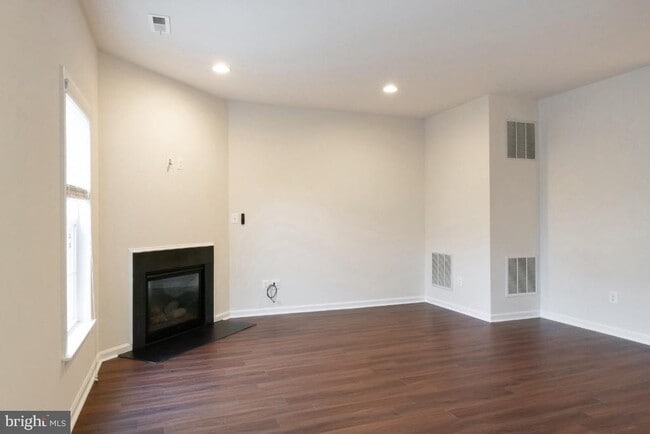 Building Photo - 25120 Sweet Myrtle Square