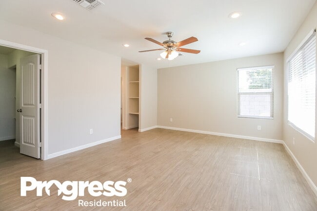 Building Photo - 3825 E Frances Ln