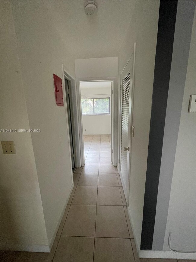 Building Photo - 5910 NE 18th Ave