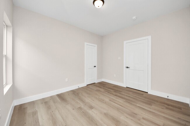 Building Photo - 7542 Charlie St