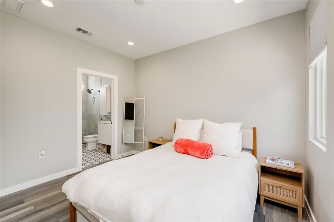 Building Photo - 2108 Tillery St