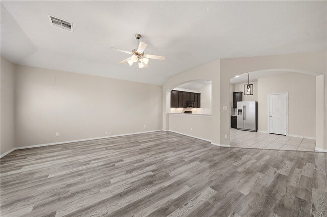 Building Photo - 24503 Lakecrest Bend Dr