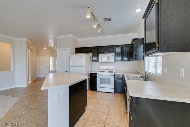 Building Photo - 1209 Echo Beach Ave