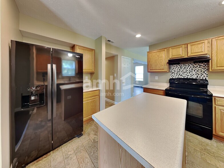 Building Photo - 6770 W Denton Dr