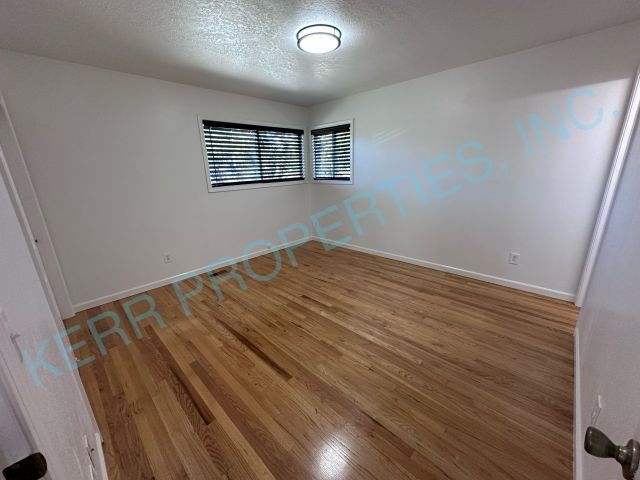 Building Photo - 1160 NW Bella Vista Pl