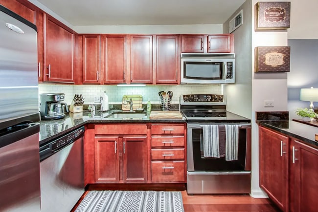 Building Photo - Goldcoast 1b1b Apartment Available