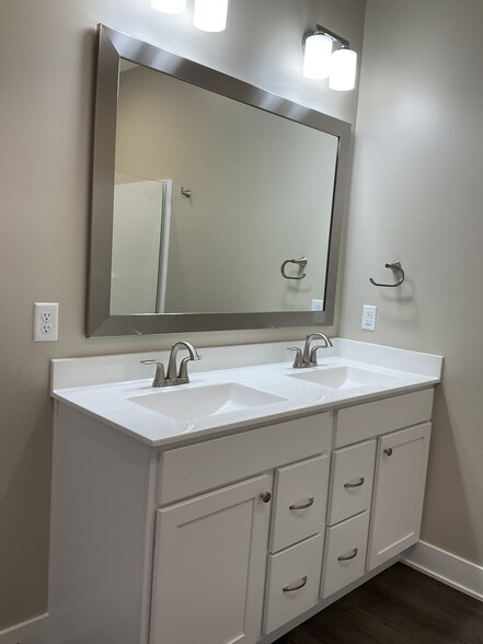 Building Photo - 123 Beacon Harbor Pky