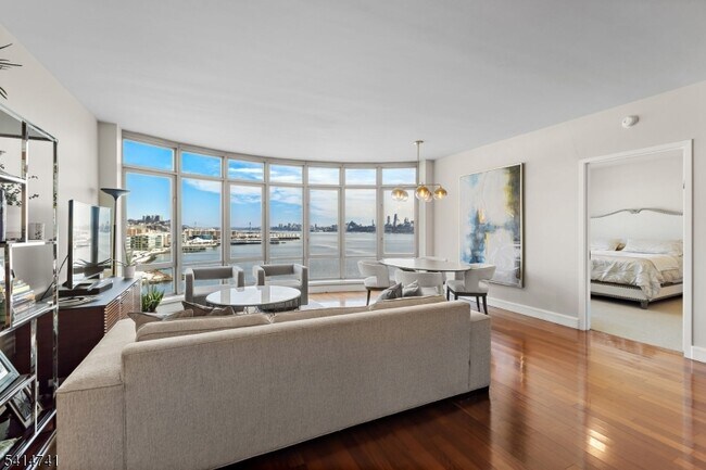 Building Photo - 8100 River Rd