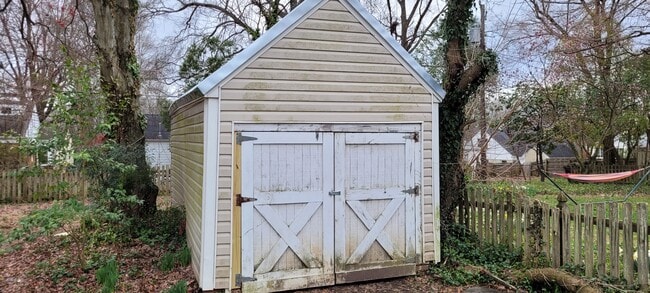 Building Photo - 209 W Cornwallis Dr