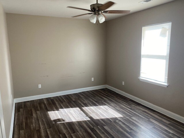 Building Photo - 8917 Pear St