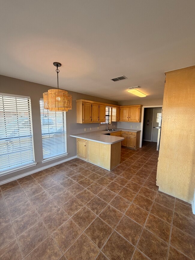 Building Photo - 111 Crestview St