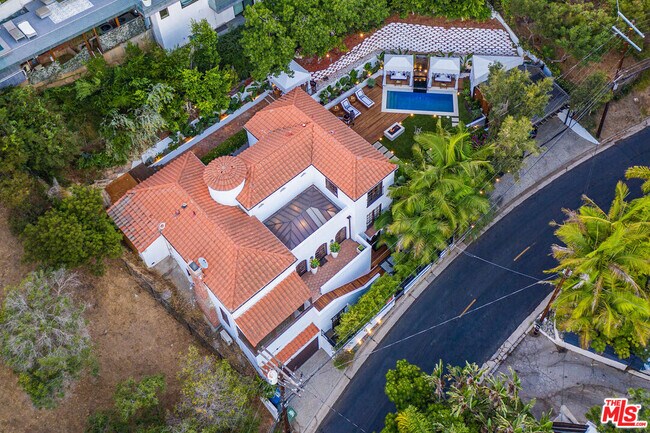 Building Photo - 1467 Kings Rd