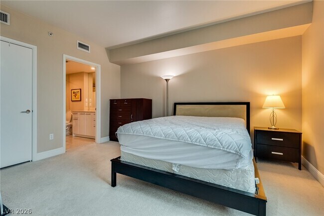 Building Photo - 322 Karen Ave