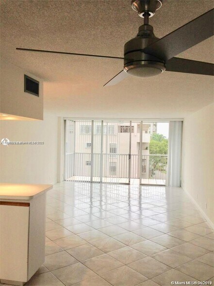 Building Photo - 150 Ocean Lane Dr