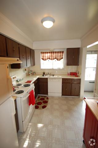 Kitchen - Northville Forest Apartments