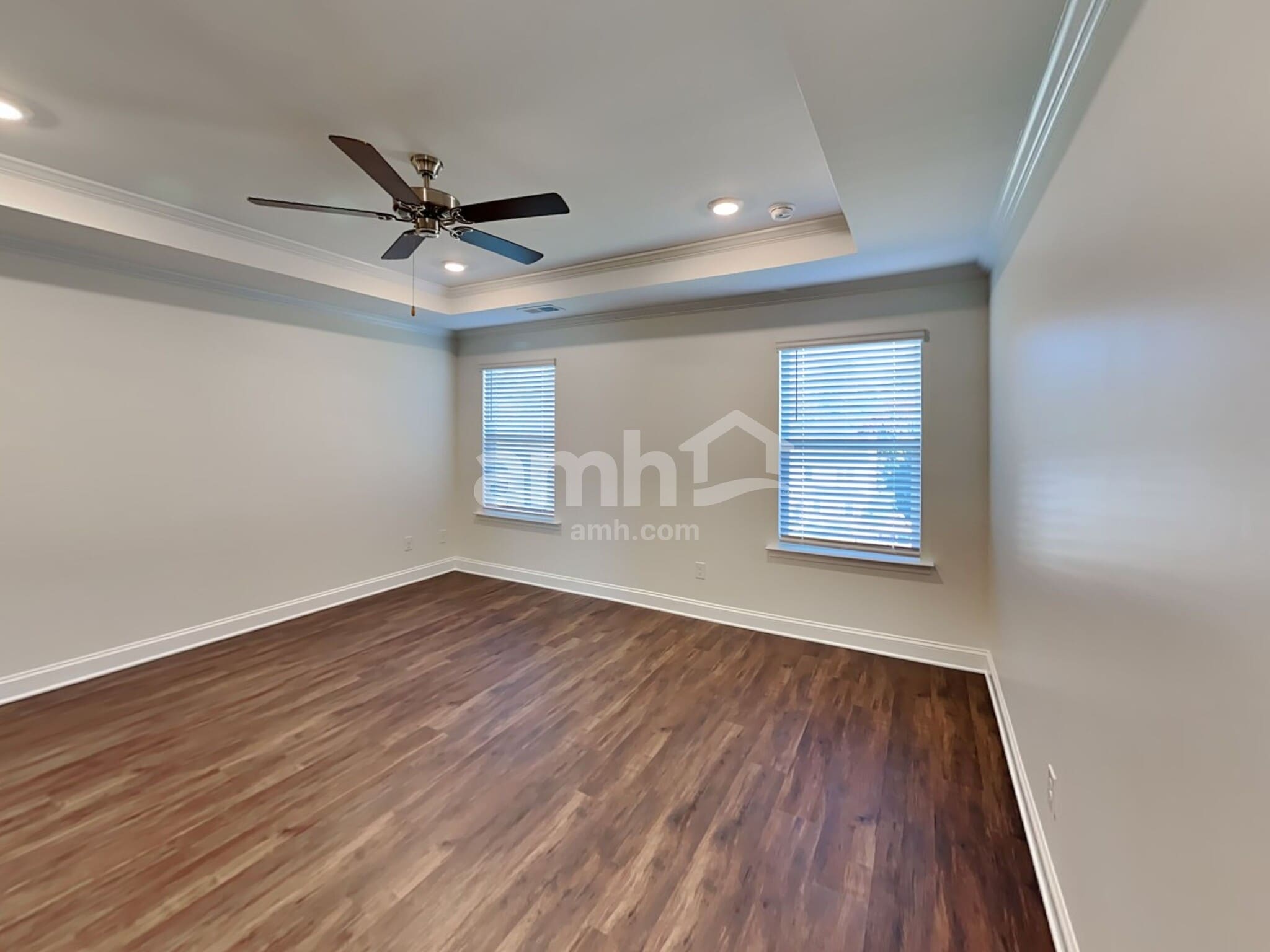 Building Photo - 553 Rivermist Dr