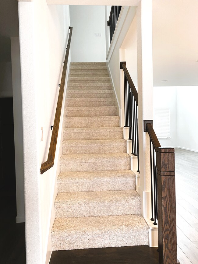 Stairs to the 2nd floor - 621 Hummingbird Dr