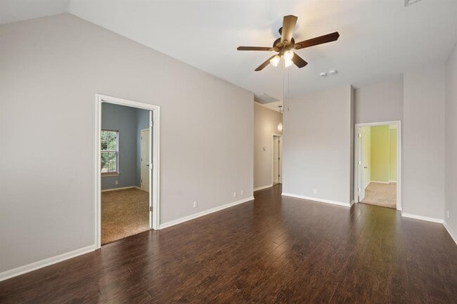 Building Photo - 1006 Shadow Valley Cove