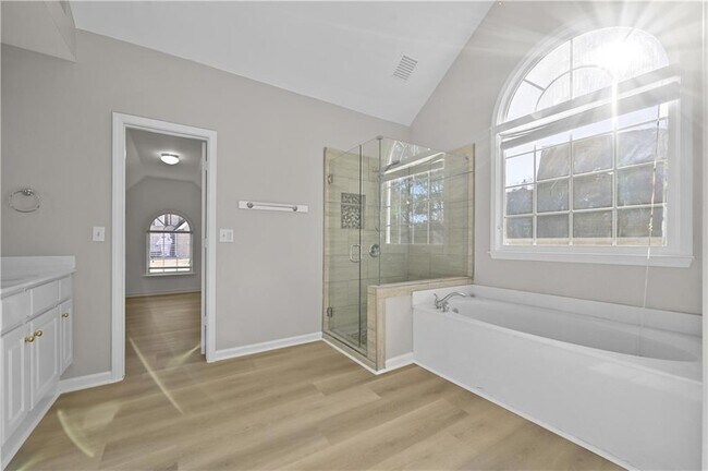 Building Photo - 137 Towne Park Dr