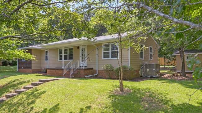 Primary Photo - 3005 Pine Dr NE