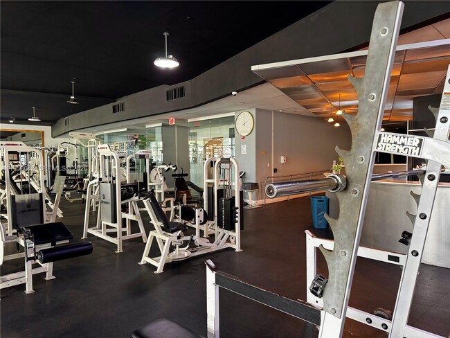 Building Photo - 1000 West Ave