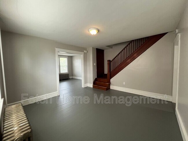 Building Photo - 23 S Custer Ave