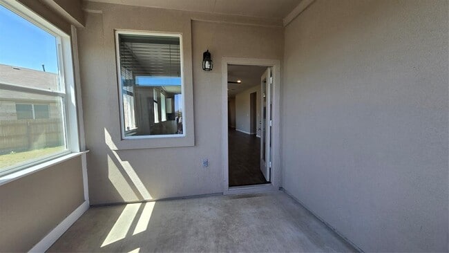 Building Photo - 313 Charles Trl