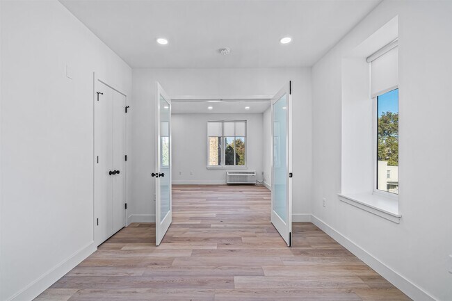 Building Photo - 293 Fairmount Ave