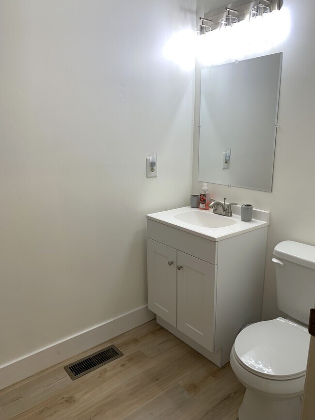 Building Photo - 3700 Golf Colony Ln