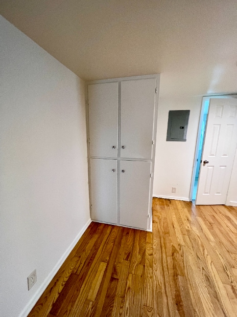 Building Photo - Nice two bedroom duplex!
