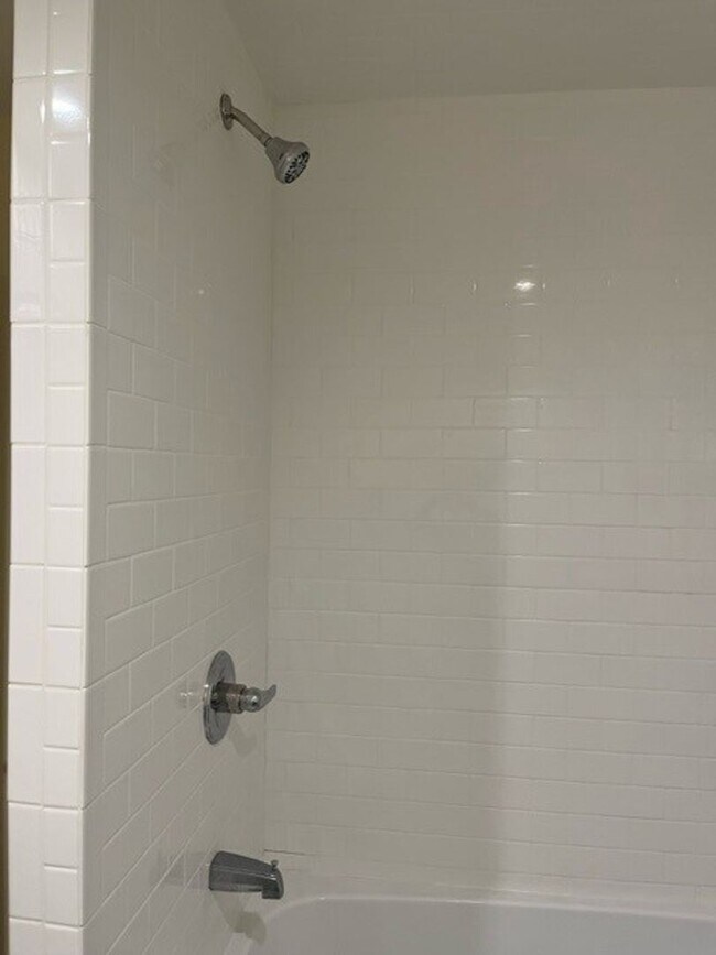 Building Photo - Recently Remodeled 2 bedroom 1 bath with/ Laundry Room