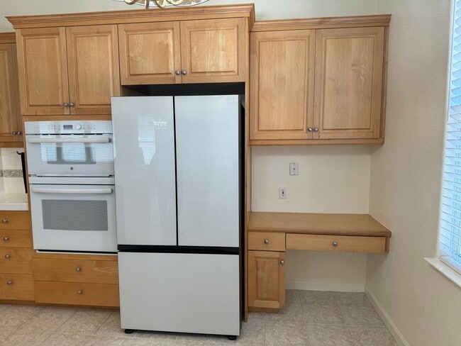 Building Photo - 877 Emerald Hills Cir