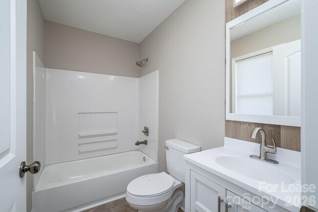 Building Photo - 412 Forest Dr