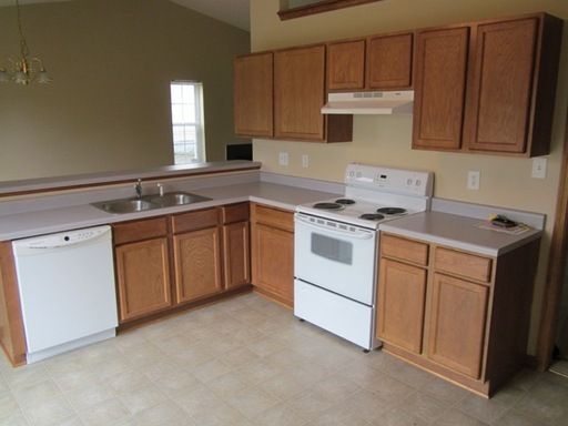 Building Photo - 303 Scranton Ct