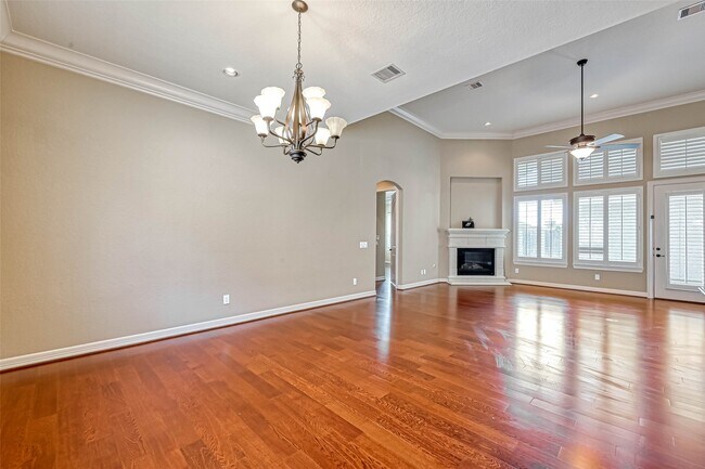 Building Photo - 5014 Fairford Dr