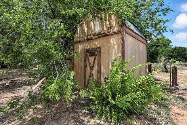 Building Photo - 13 Carlitos Ln
