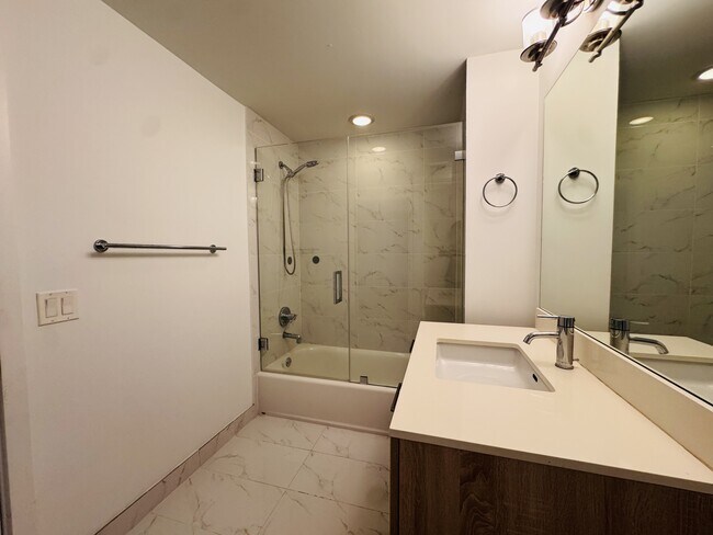 Building Photo - 16385 Biscayne Blvd