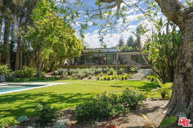 Building Photo - 6254 Busch Dr