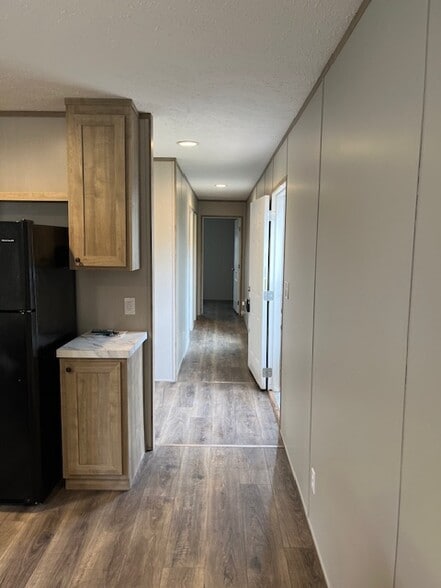 Building Photo - 10610 State Rte 762