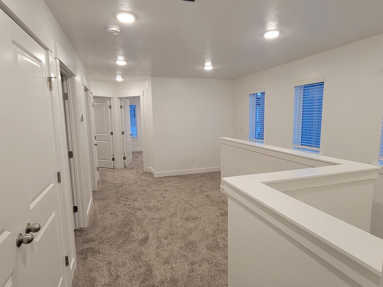 Building Photo - 3143 S 350 W