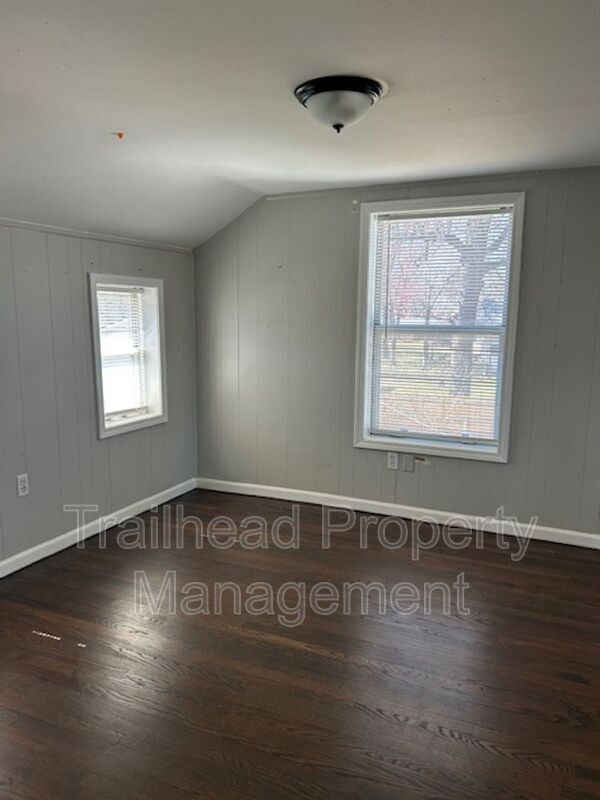 Building Photo - 2104 S Norwood Ave