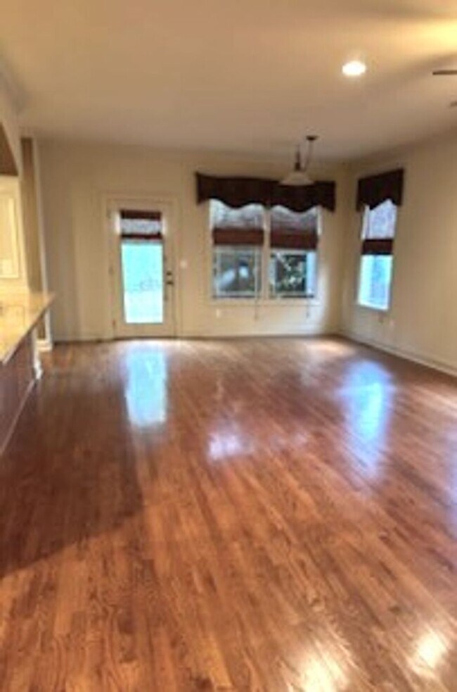 Building Photo - 217 Asheton Lakes Way